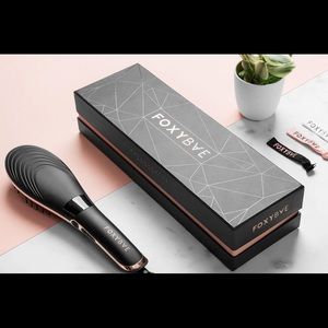 Foxybae rose gold straightening brush